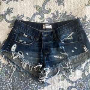 One teaspoon bonitas Jean cut offs